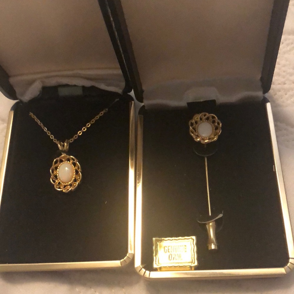 Opal necklace and stick pin